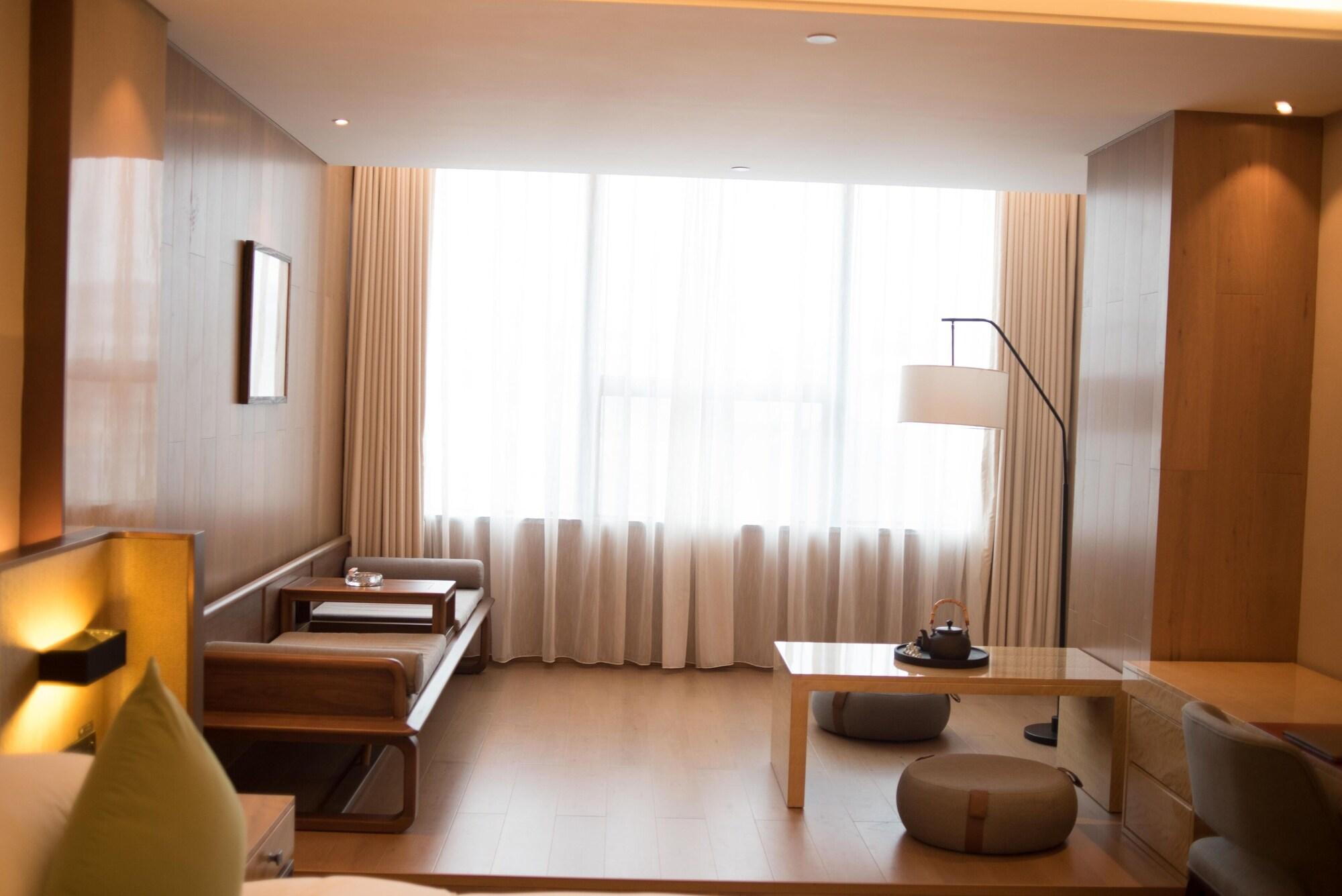 Leshan Ramada Hotel Екстериор снимка