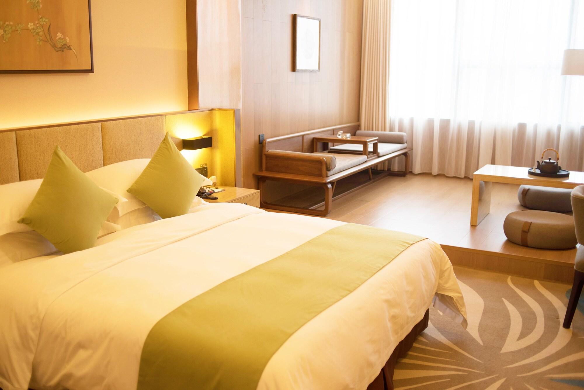 Leshan Ramada Hotel Екстериор снимка
