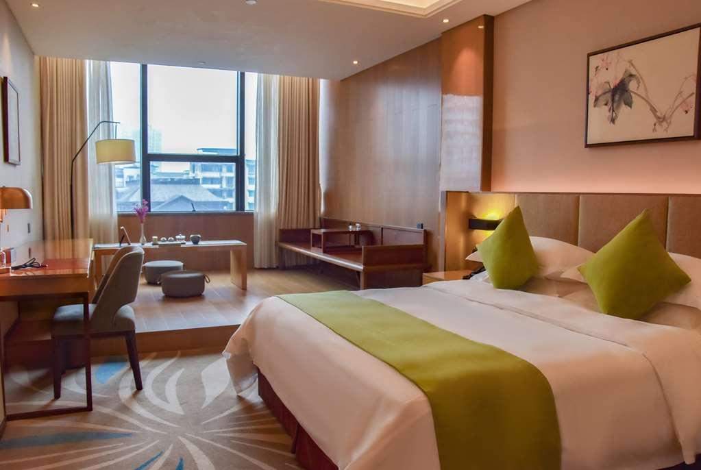 Leshan Ramada Hotel Стая снимка