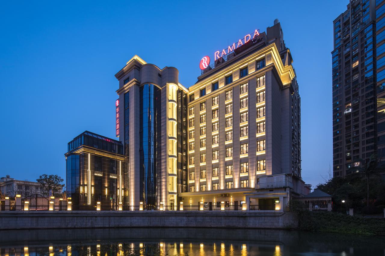 Leshan Ramada Hotel Екстериор снимка