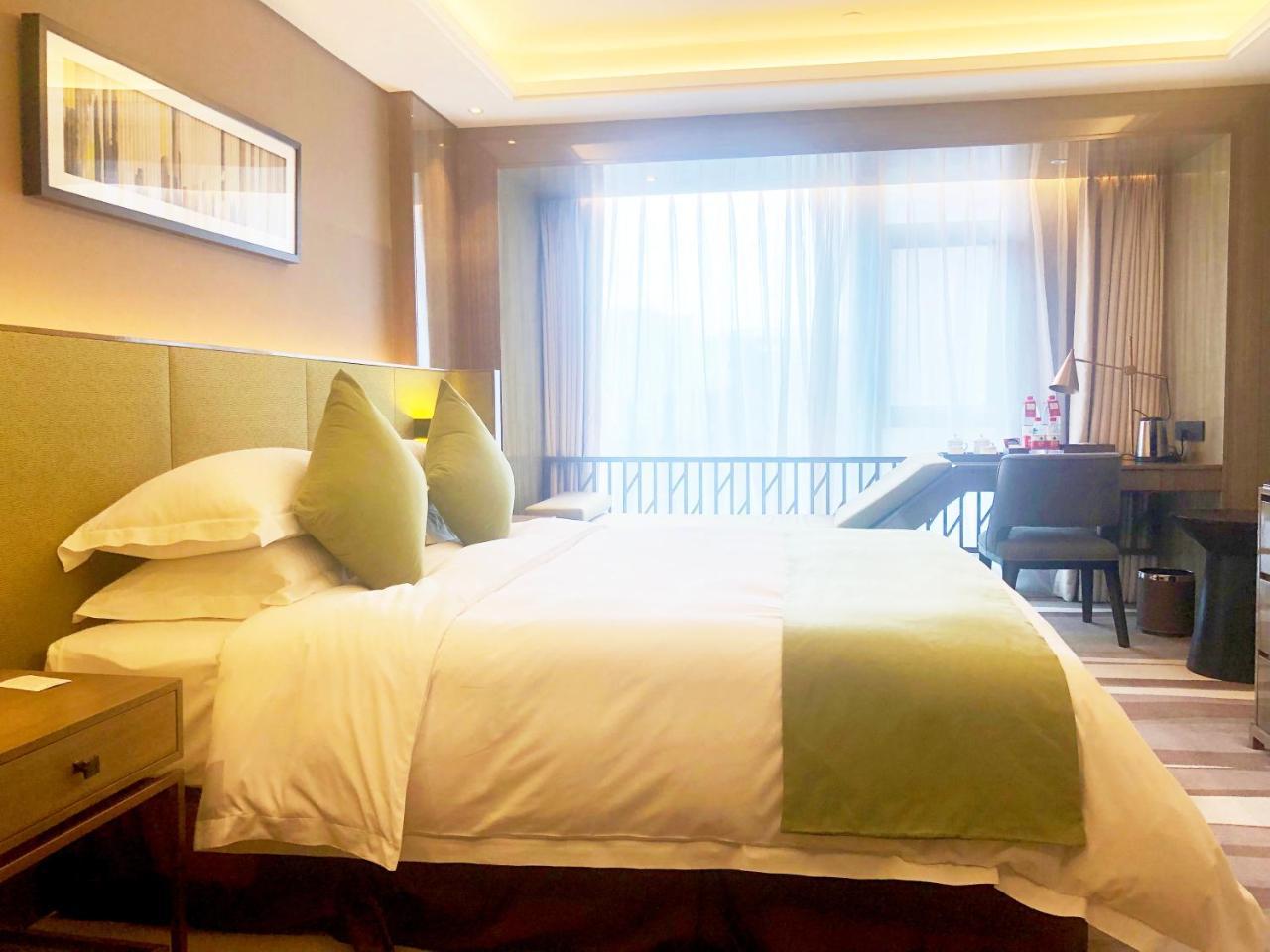 Leshan Ramada Hotel Екстериор снимка