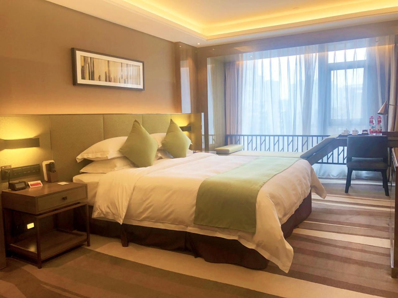 Leshan Ramada Hotel Екстериор снимка
